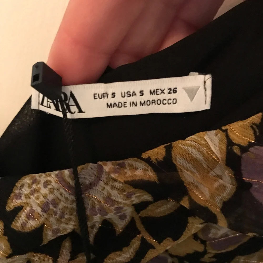 Zara NWT floral draped dress size small - Picture 11 of 12